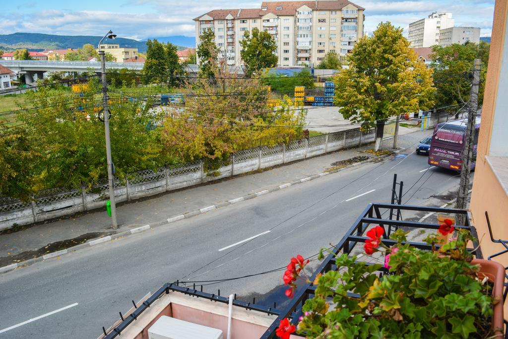 Pensiune Valentina Râmnicu Vâlcea Exteriér fotografie